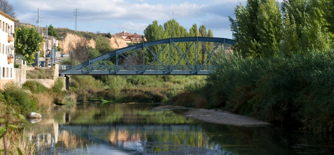 El puente metálico de Valderrobres estará cortado por obras el jueves por la noche