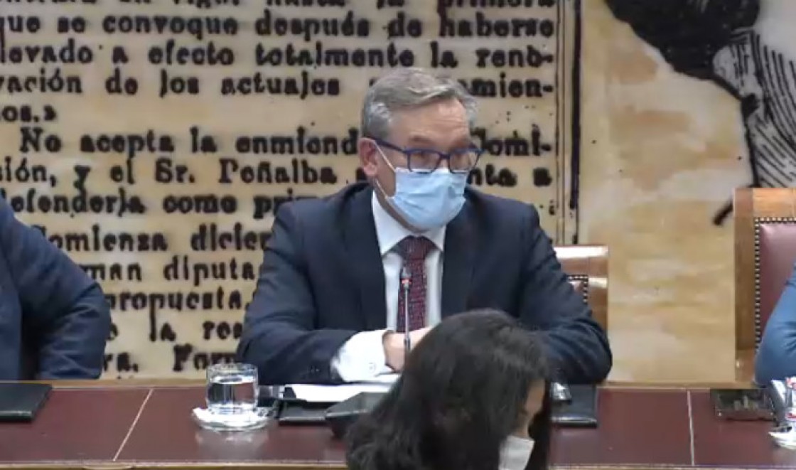 El presidente del PP-Teruel, Joaquín Juste, en el Senado: 