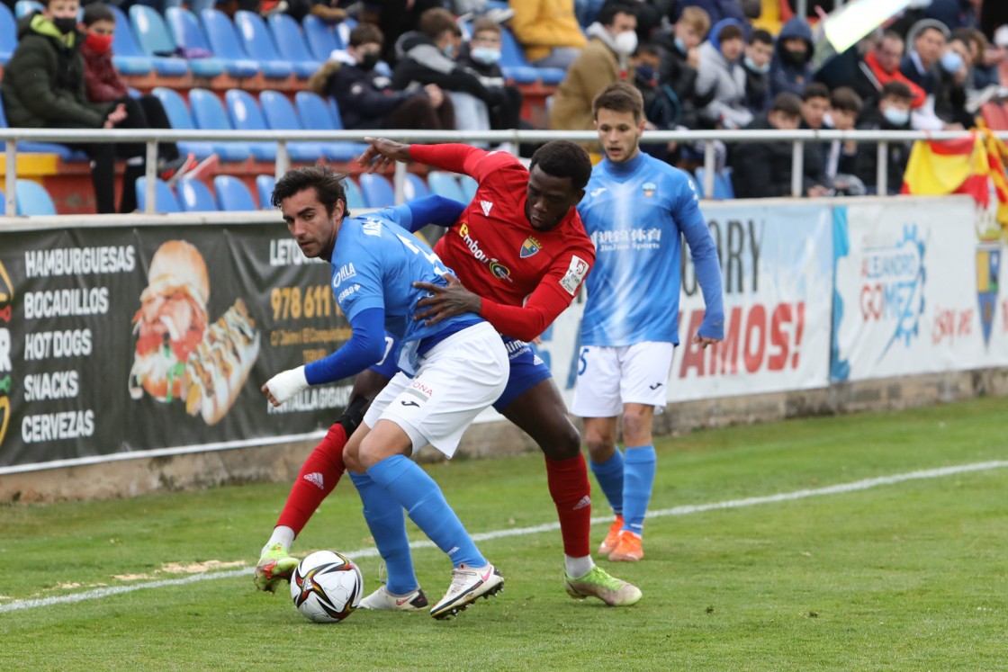 El CD Teruel se hace fuerte en defensa para derrotar al Lleida y mantener el liderato (1-0)