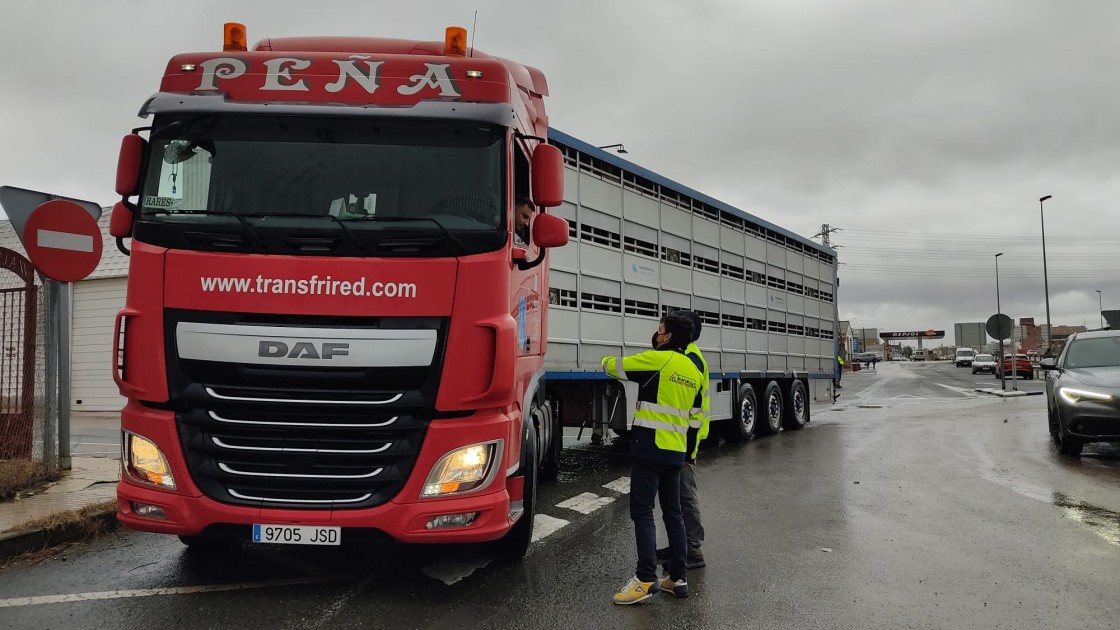 Los camioneros autónomos comienzan el paro indefinido con piquetes informativos