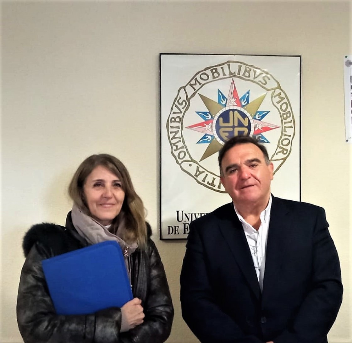 Charla del Colegio de Educadores Sociales a los alumnos de la Uned en Teruel