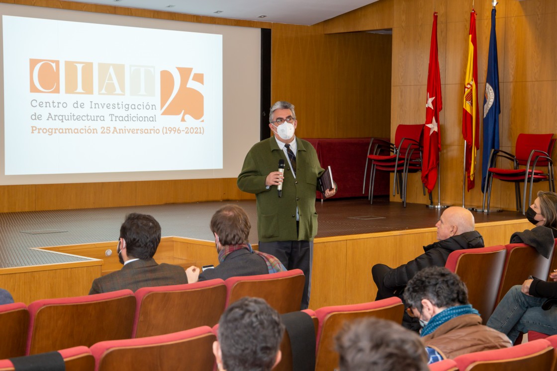 Fernando Vela Cossío, director del Centro de Investigación de Arquitectura Tradicional: “Las fórmulas tradicionales aportan muchas soluciones  a la arquitectura de hoy”