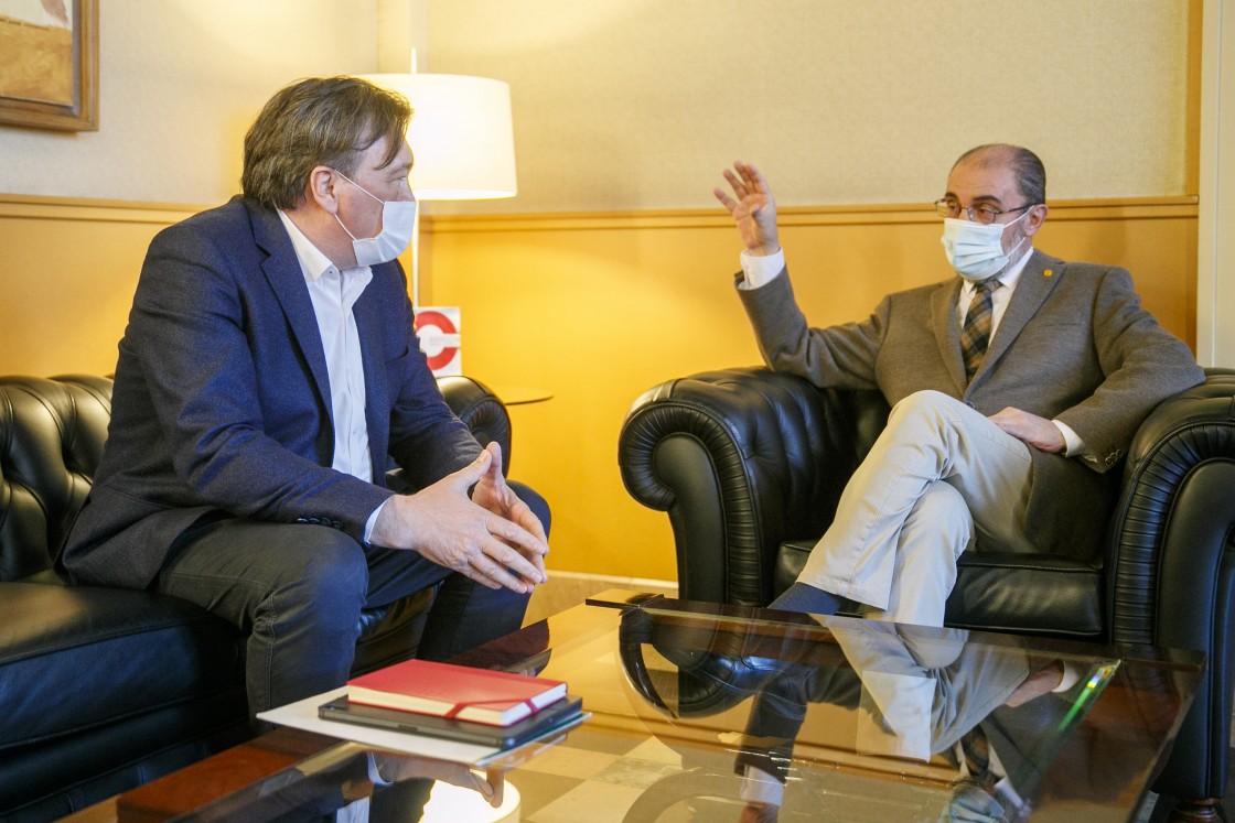 El diputado de Teruel Existe Tomás Guitarte se reúne por primera vez con Lambán y dice que espera reconducir una relación