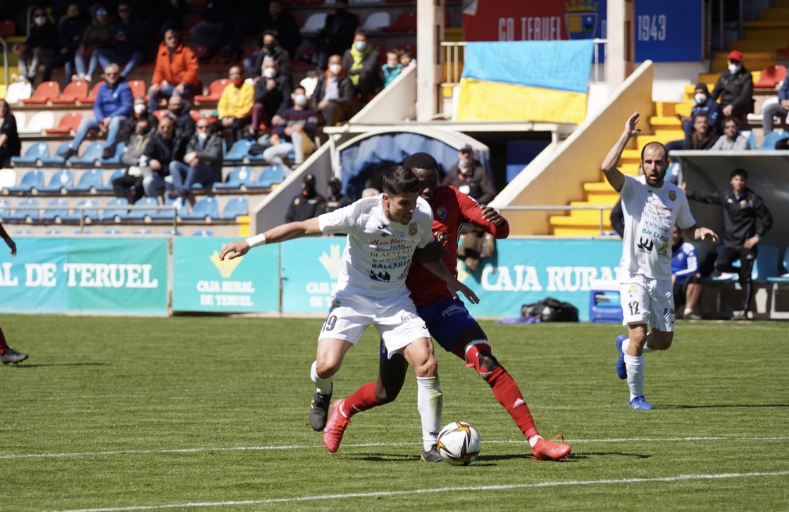 El CD Teruel empata a un gol en Pinilla ante Peña Deportiva