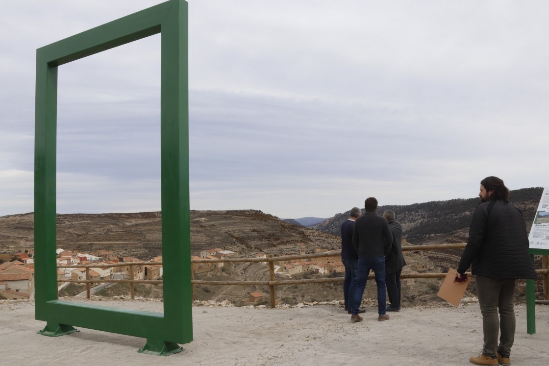 Un mirador en Cañada de Benatanduz plasma el turismo sostenible en la comarca