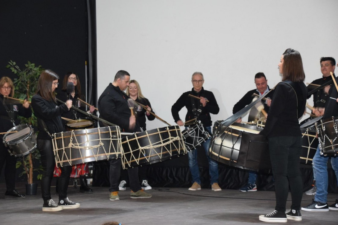 Urrea de Gaén exalta sus emociones con un pregón lleno de fe y de percusión