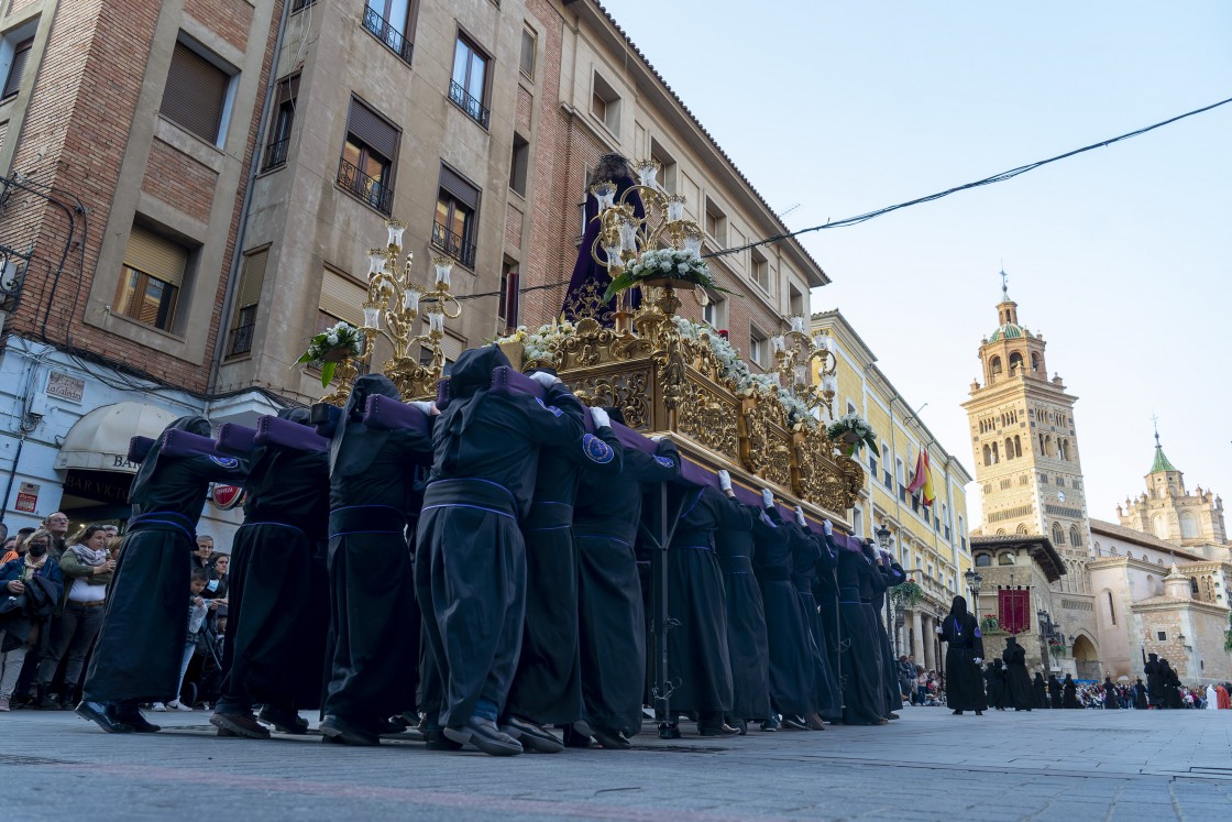 Galería de fotos: multitudinaria procesión general del Viernes Santo en la capital