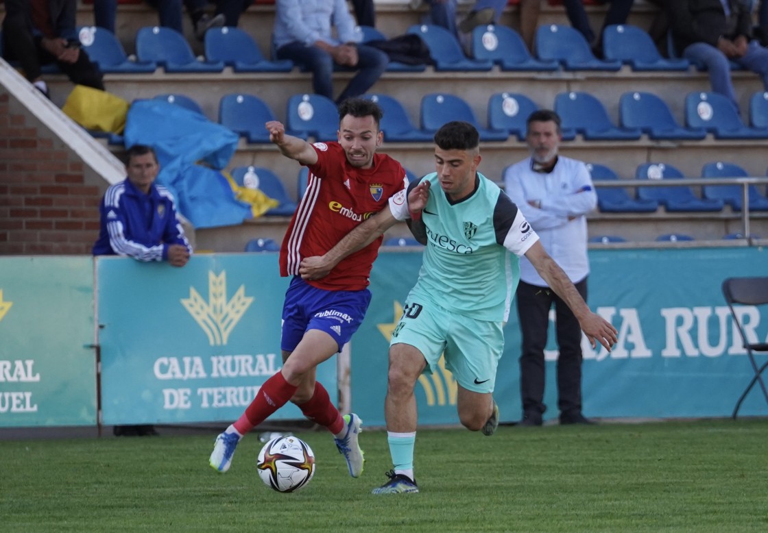 El CD Teruel pierde 2-3 ante la SD Huesca en Pinilla tras adelantarse 2-0