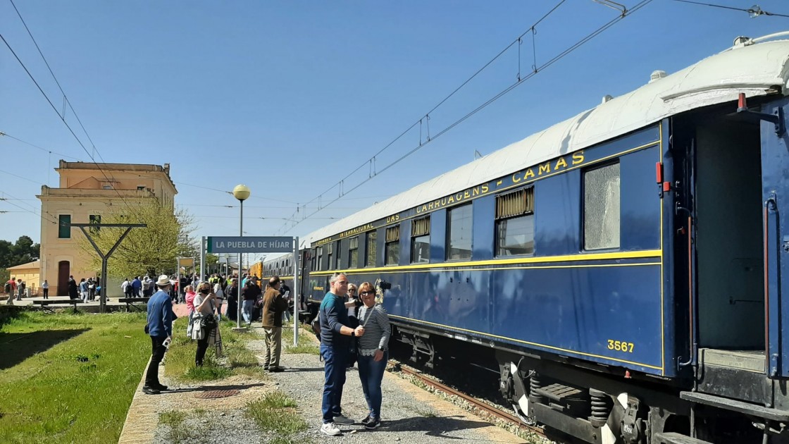 El Tren del Tambor lleva a 150 zaragozanos a  La Puebla de Híjar