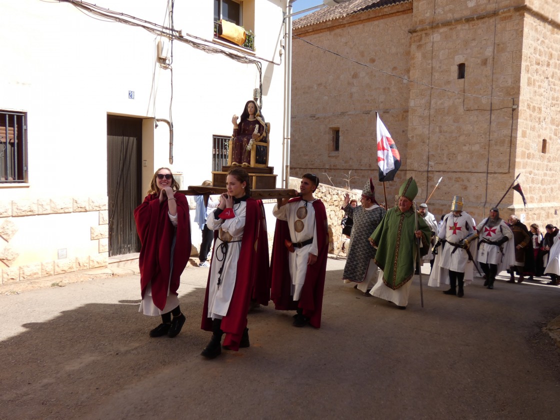 Alfambra recupera su Encomienda de Montegaudio con unos 500 participantes