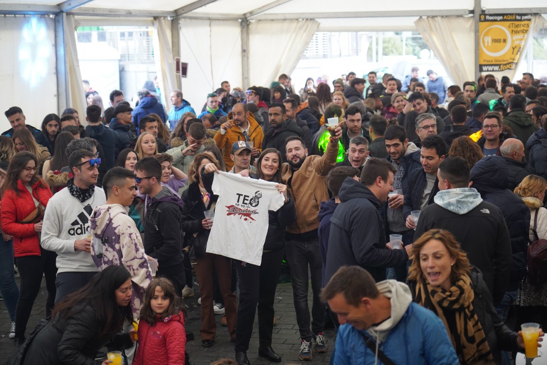 La ciudad de Teruel festeja San Jorge con  la mirada puesta en  la próxima Vaquilla