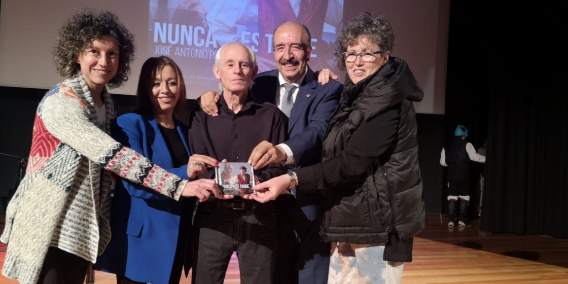 ‘Nunca es tarde’, aunque se tengan 72 años, para grabar un disco de jotas