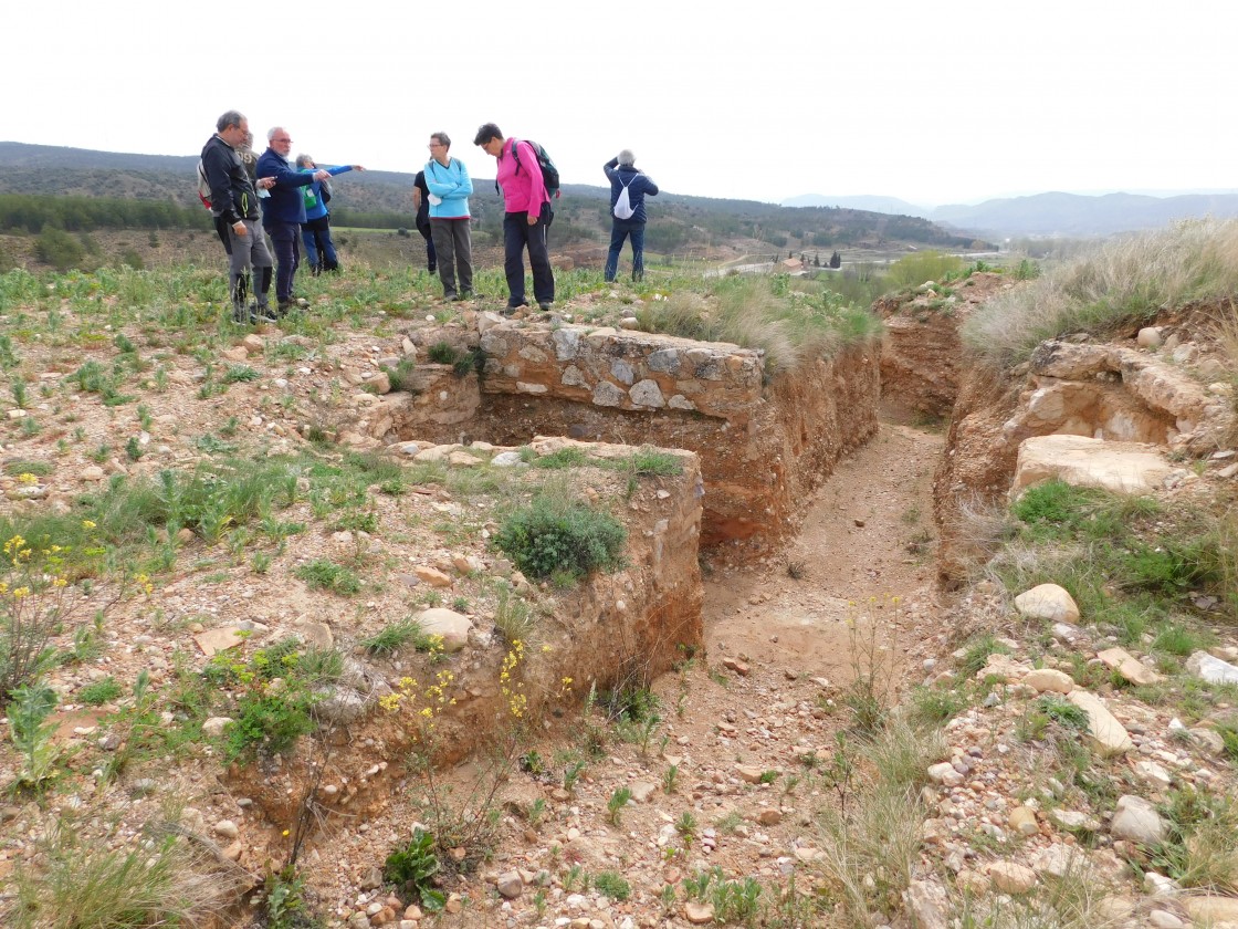 Las trincheras de Vivel del Río recuerdan  la fragilidad de  los periodos de paz