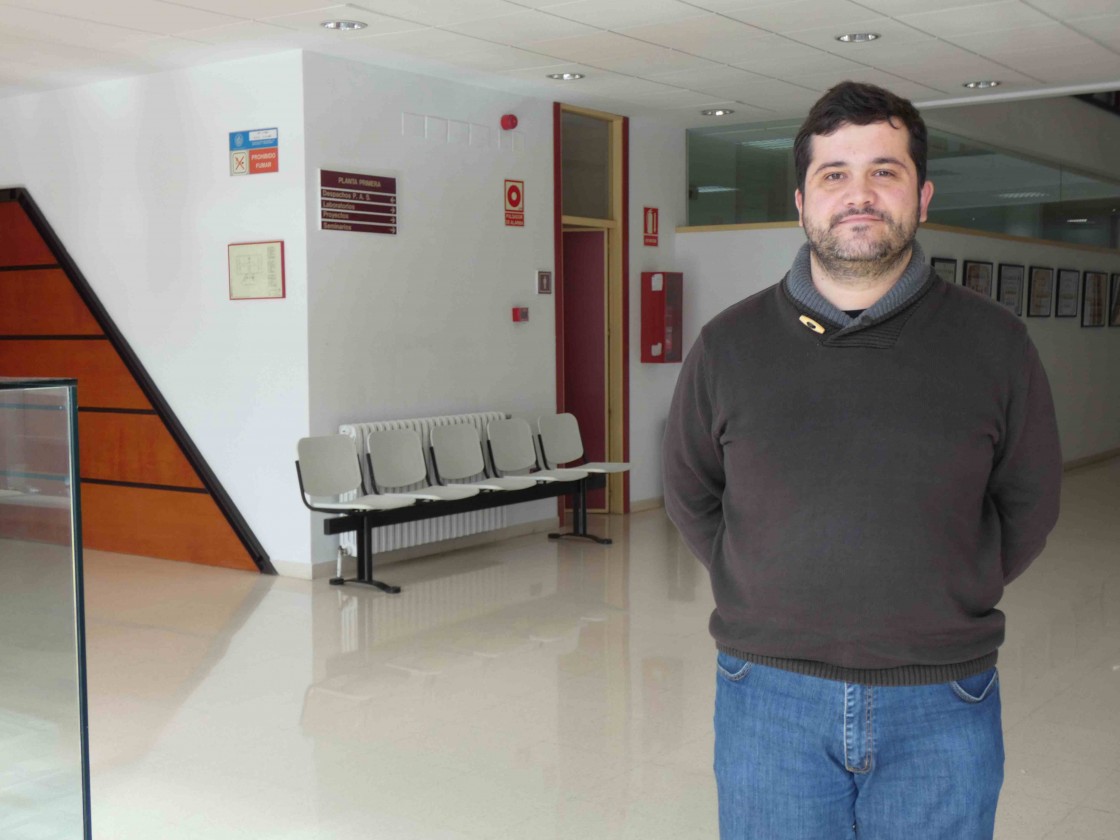 Jesús Gallardo toma el relevo de Inmaculada Plaza al frente de la Escuela Politécnica de Teruel