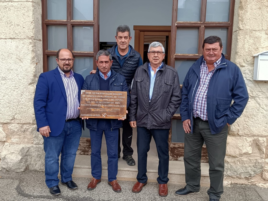 Bello recuerda con una placa la cifra récord de 25 grados bajo cero registrados en 2021