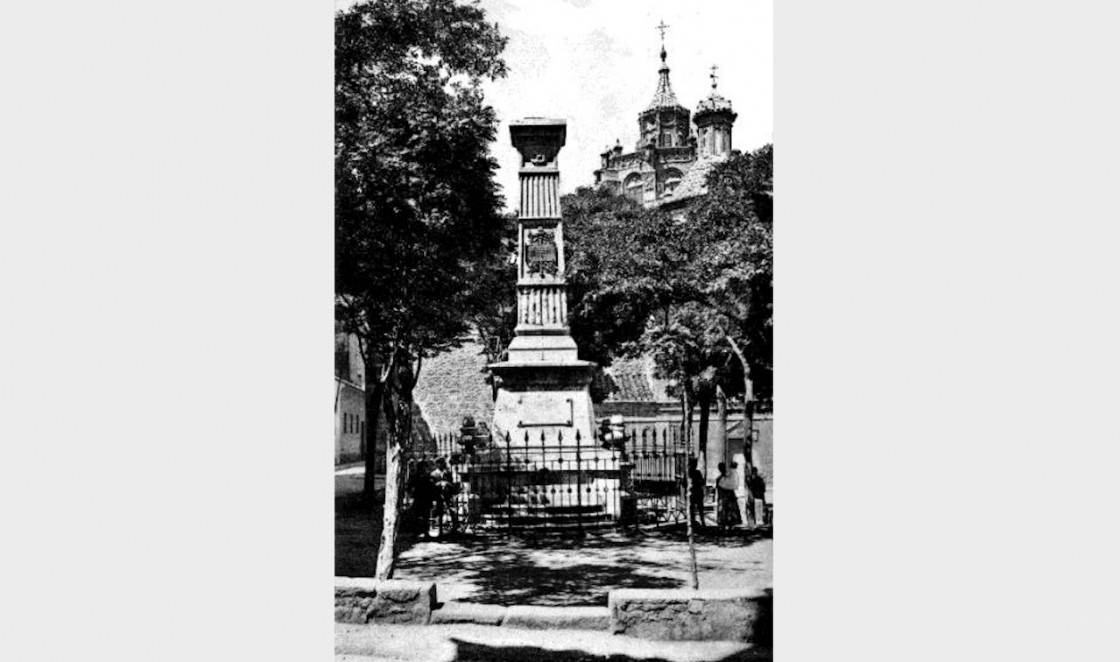 La Federación Vecinal plantea rememorar el monumento a los Héroes de la Libertad en la plaza de la Marquesa