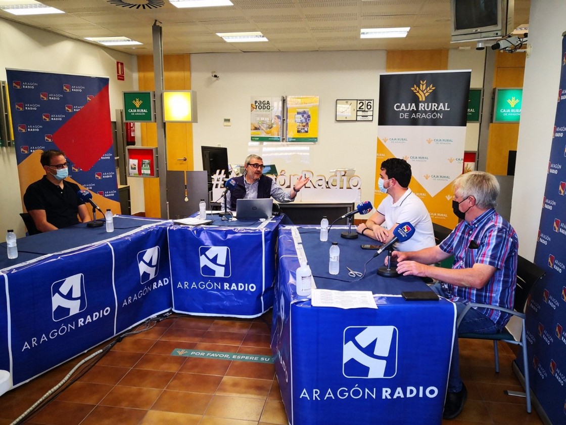 Carlos Espatolero, director del programa de Aragón Radio dedicado a la agricultura y ganadería: 