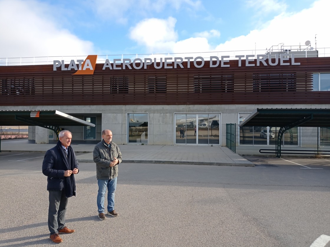 El grupo municipal del PSOE pide que el autobús urbano llegue hasta Platea y el Aeropuerto