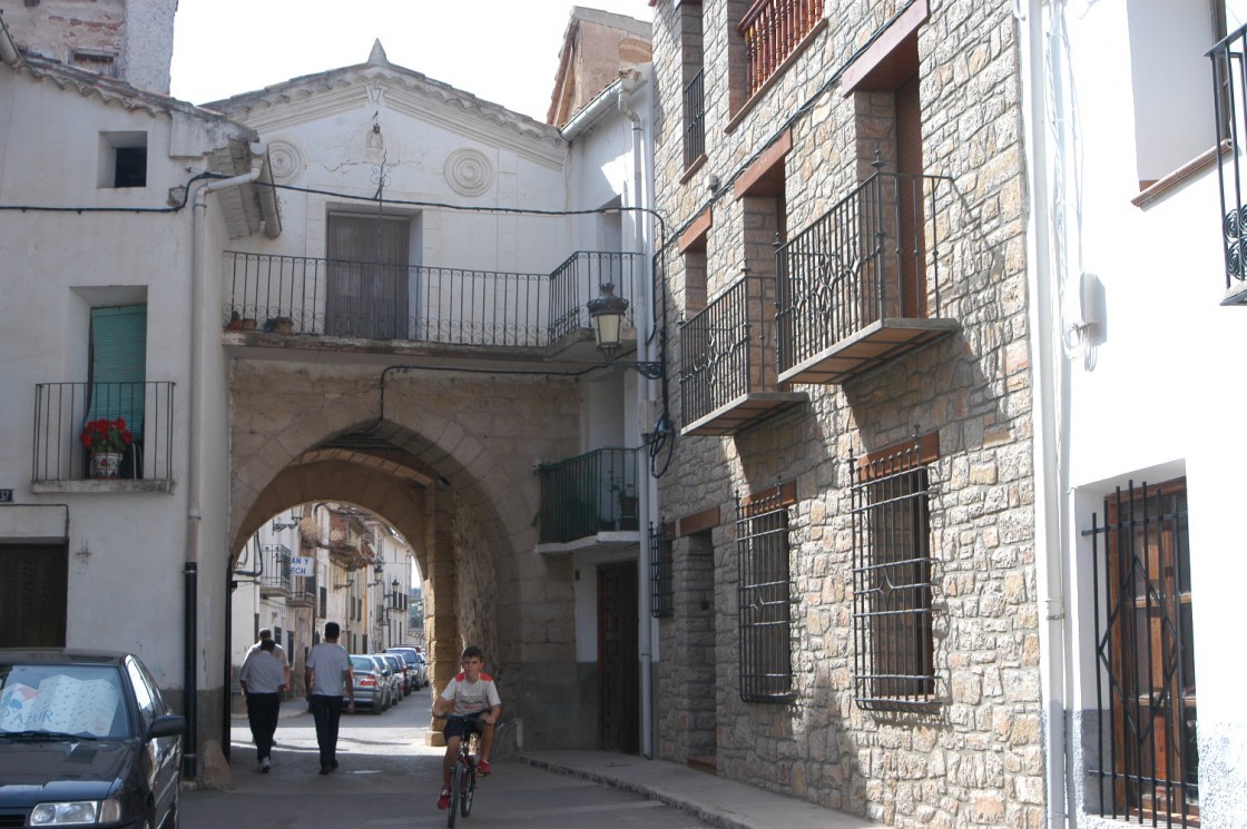 El Gobierno de Aragón aprueba la creación de escuelas infantiles en La Puebla de Valverde y Fuentesclaras