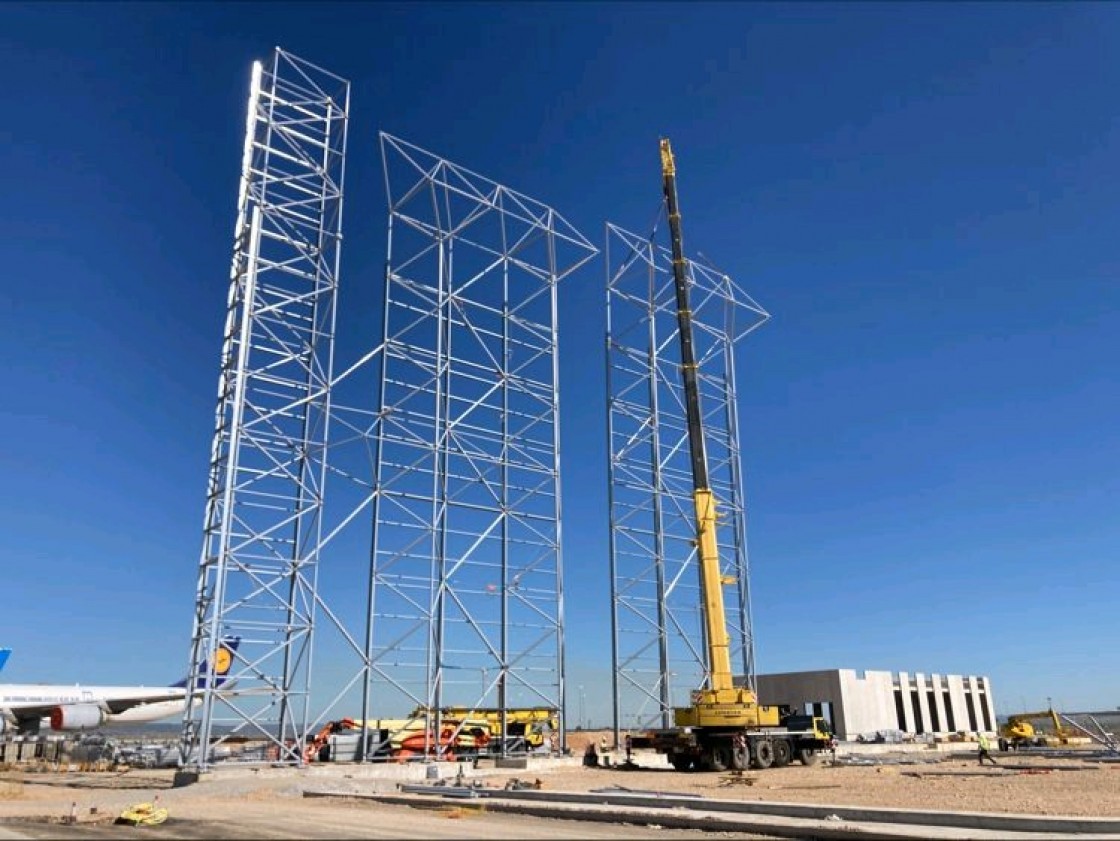 El hangar doble del Aeropuerto de Teruel con capacidad para dos A380 comienza a tomar forma