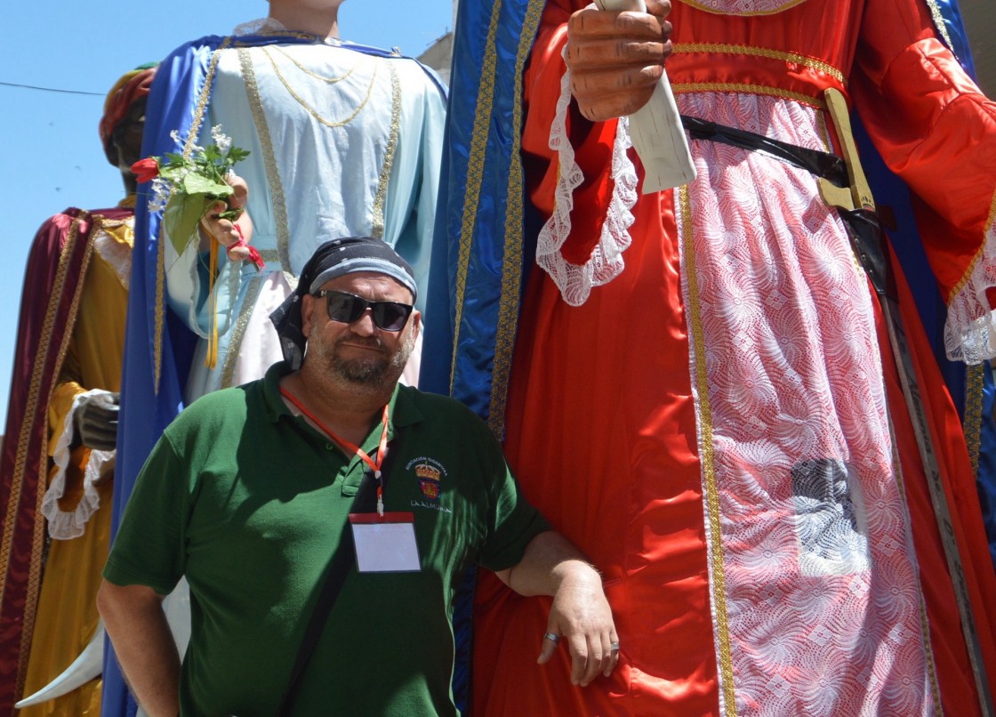 Santiago Lorén, presidente de la asociación de porteadores, músicos y amigos de los Gigantes de Aragón: 