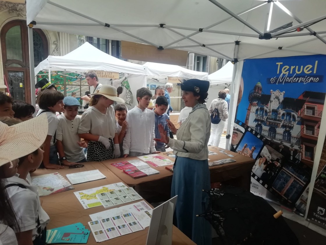 Teruel lleva a la Feria de Barcelona su Semana Modernista y establece contactos con otras localidades