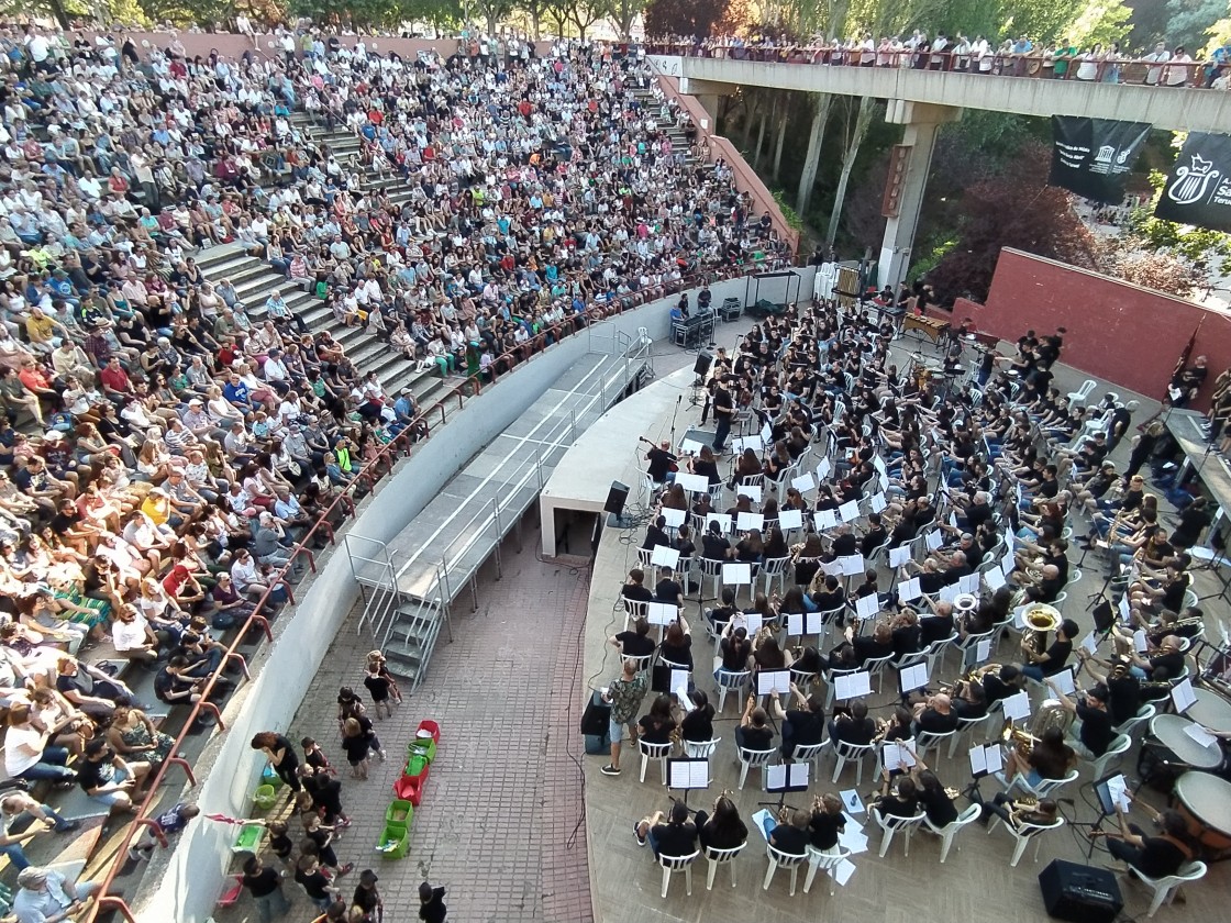 La Escuela Municipal de Música vuelve a despedir el curso llenando el auditorio del parque Los Fueros-Ricardo Eced