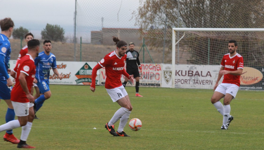 Marcos Albajara repetirá como faro en el centro del campo del CF Calamocha