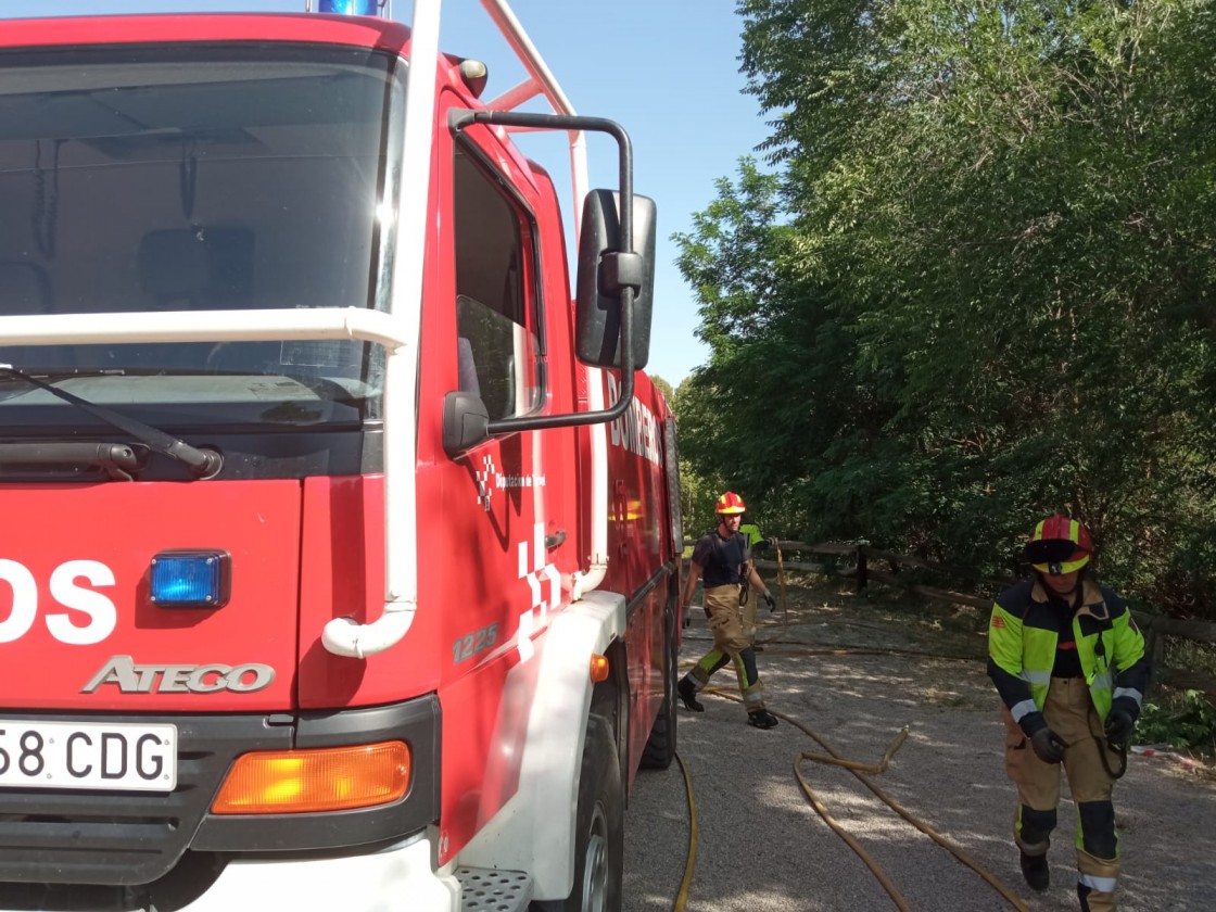 Sofocado un incendio forestal declarado junto al área recreativa de Fuentecerrada