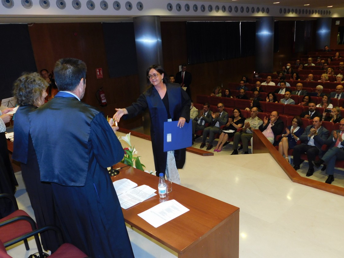 El Colegio de Abogados de Teruel reconoce a los letrados más veteranos de la provincia