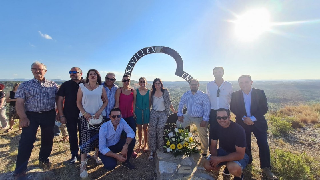 Crivillén homenajea a la que fue su alcaldesa, 'Fefa', una mujer