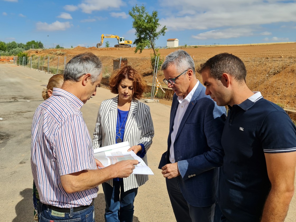 Comienzan las obras de construcción de pistas polideportivas en la ciudad deportiva de Los Planos