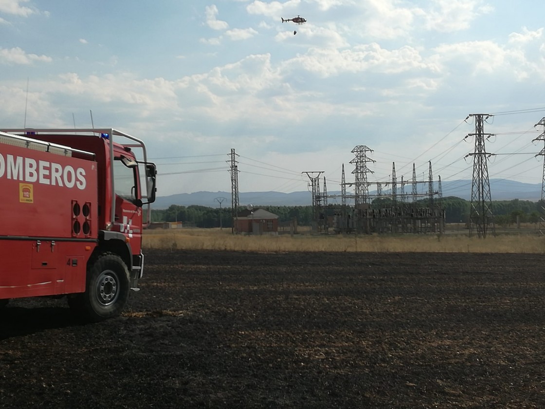 Extinguido un incendio declarado en una explotación agrícola en Monreal del Campo