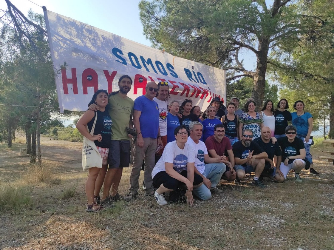 Aguaviva homenajea a Nueva Cultura del Agua y a Coagret por el apoyo a su causa