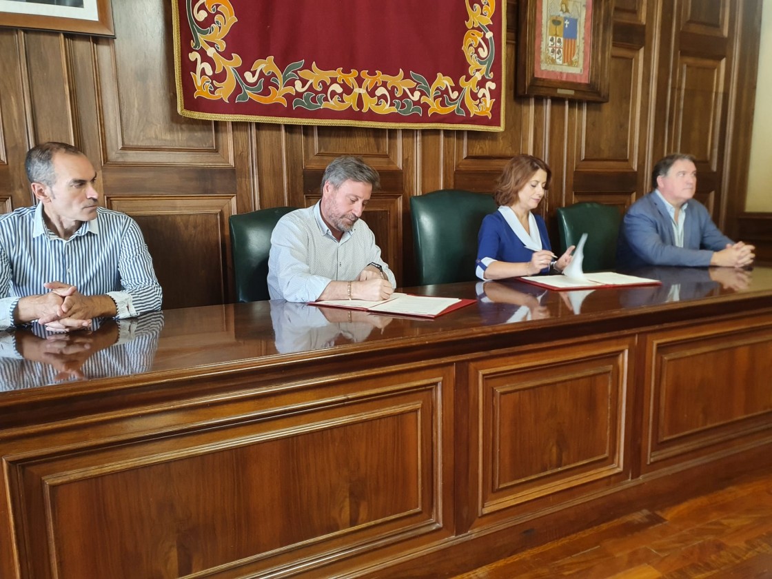 El Gobierno de Aragón y el Ayuntamiento de Teruel firman un convenio para crear la Oficina de la Vivienda