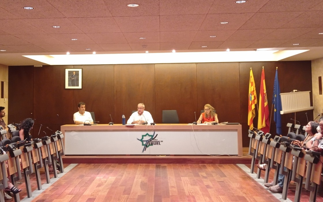 La Comarca Comunidad de Teruel continúa su colaboración con Cruz Roja Española en el mantenimiento del servicio de transporte adaptado