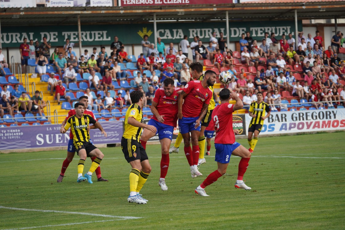 El CD Teruel brilla en su debut de pretemporada empatando a cero con el Real Zaragoza