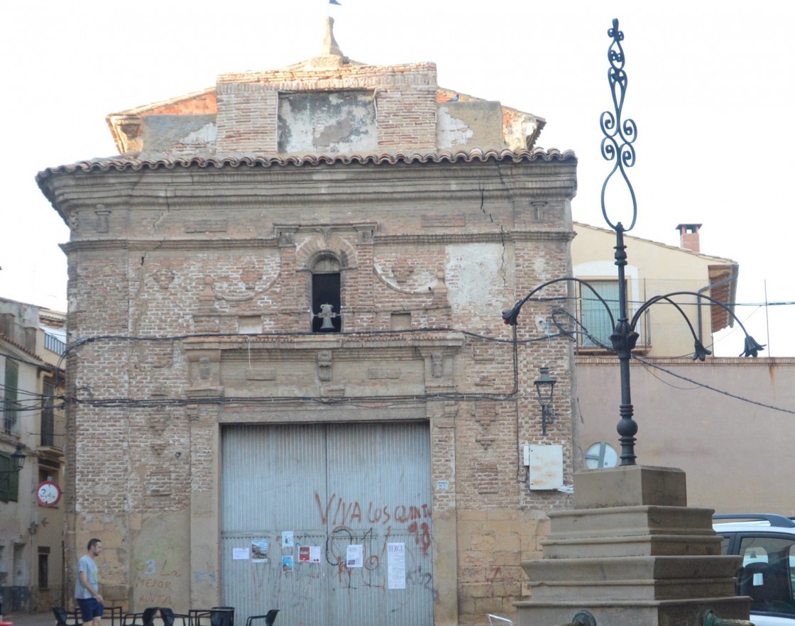 Alloza quiere que la ermita de San Blas recupere su aspecto anterior al almacén