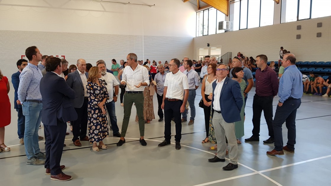 Cantavieja reconstruye su pabellón polideportivo gracias a la 