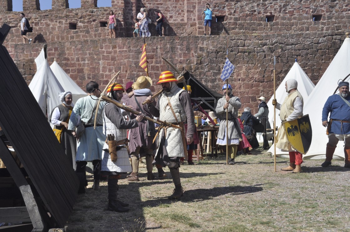 Fidelis Regi retrocede ochocientos años en el tiempo para ambientar el castillo de Peracense