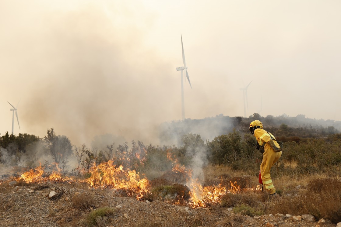 El trayecto ferroviario entre Jérica (Castellón) y la localidad turolense de Sarrión se hace en bus para evitar la zona del incendio de Bejís