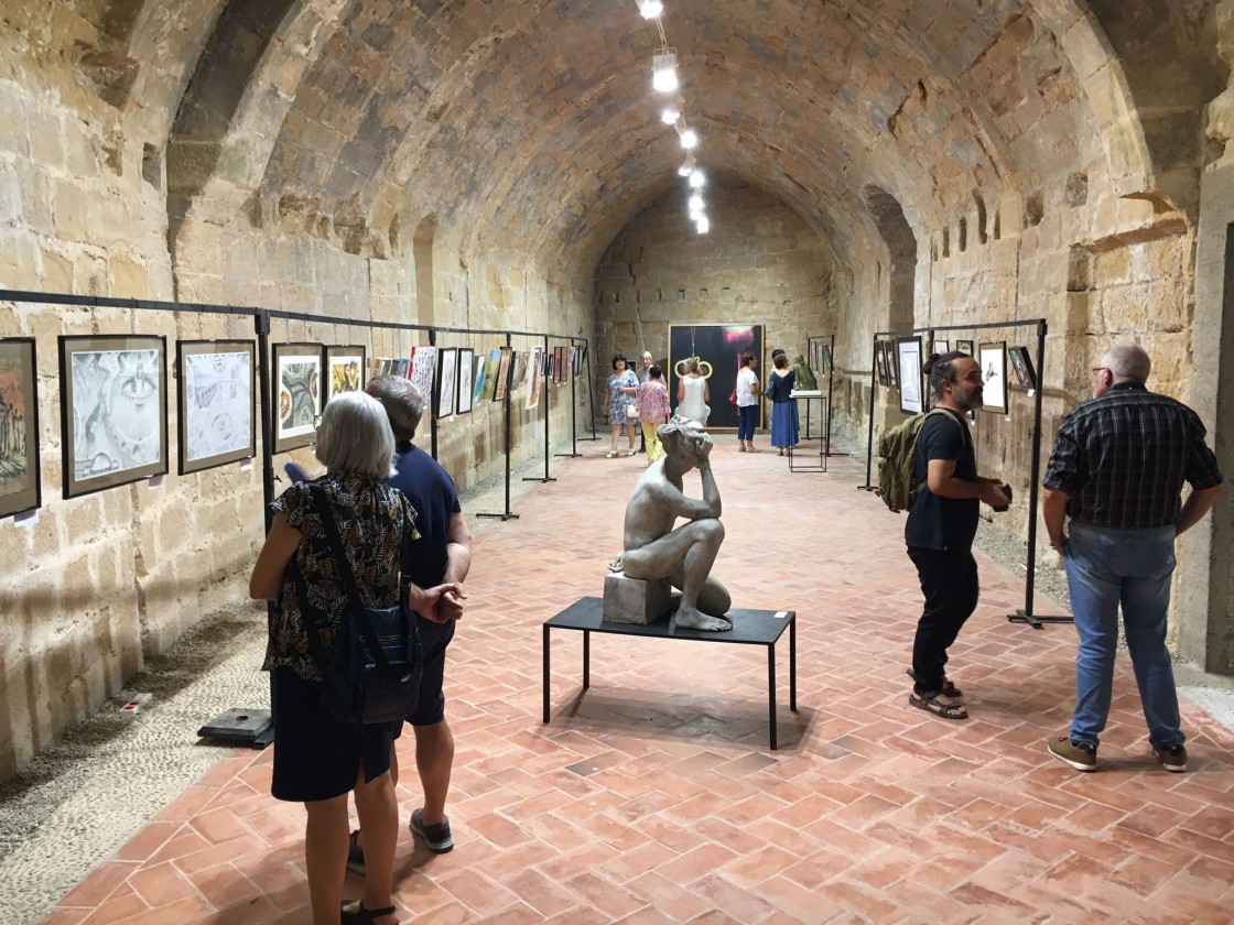 ‘Paisanos en Aragón’ disipa fronteras a lo largo de 59 cuadros, esculturas y fotografías