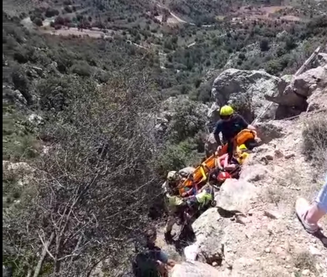 Rescatada una mujer que se ha precipitado de una altura de unos cuatro metros en un barranco de Cirujeda