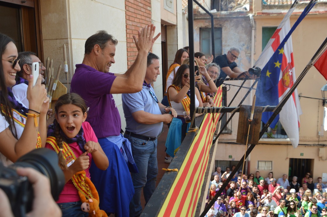 Bielsa (PSOE) y Ciércoles (PAR) prenden al unísono la mecha de las fiestas de Andorra,que aparca unos días la crisis municipal