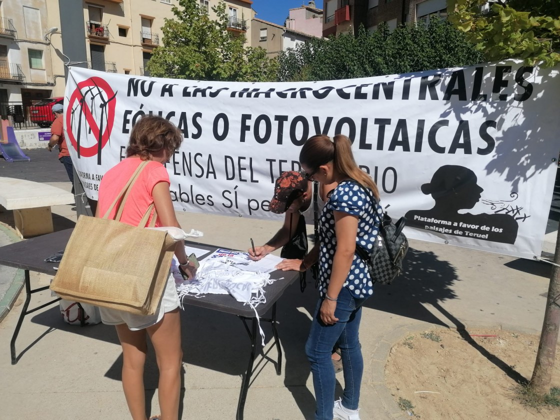 Polémica en Alcañiz al denegar permiso para una recogida de firmas por los molinos durante el concierto de Ixo Rai!