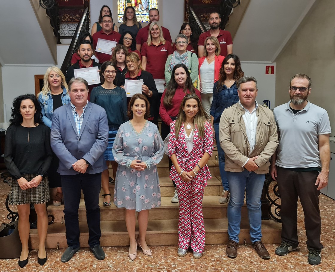 12 alumnos se forman en el Taller de Empleo Los Monotes 2 como dinamizadores sociolaborales y empleados de oficina