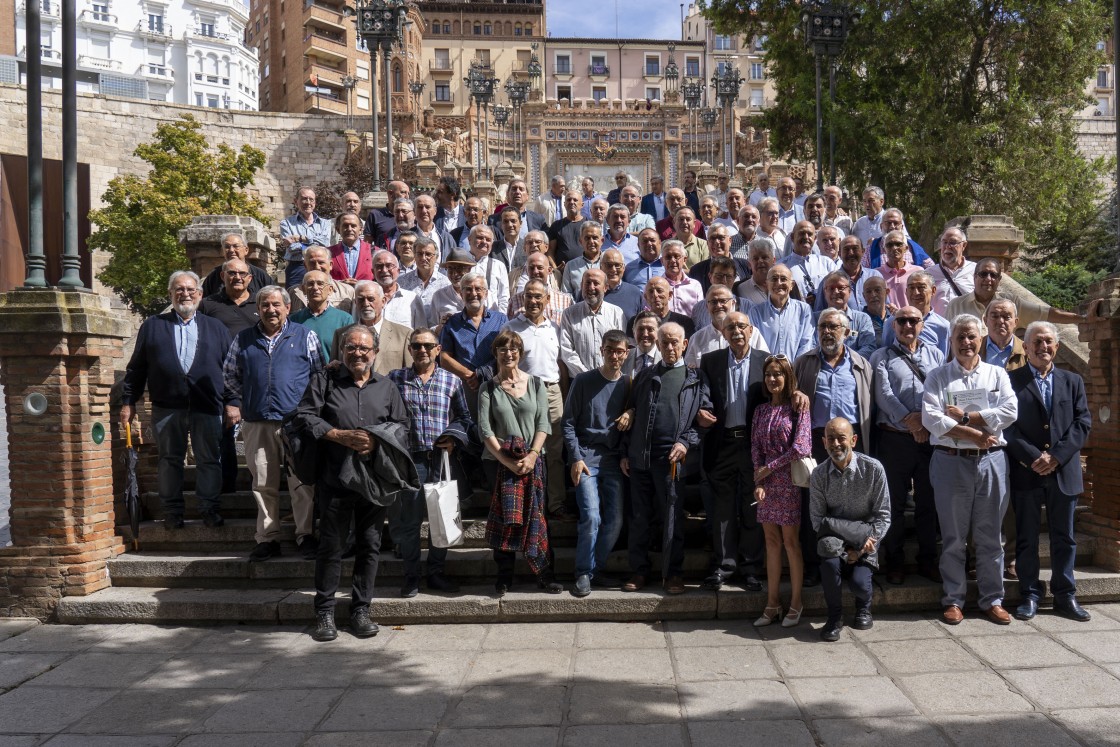 Un centenar de exalumnos del San Pablo celebran el 90 cumpleaños de su fundador