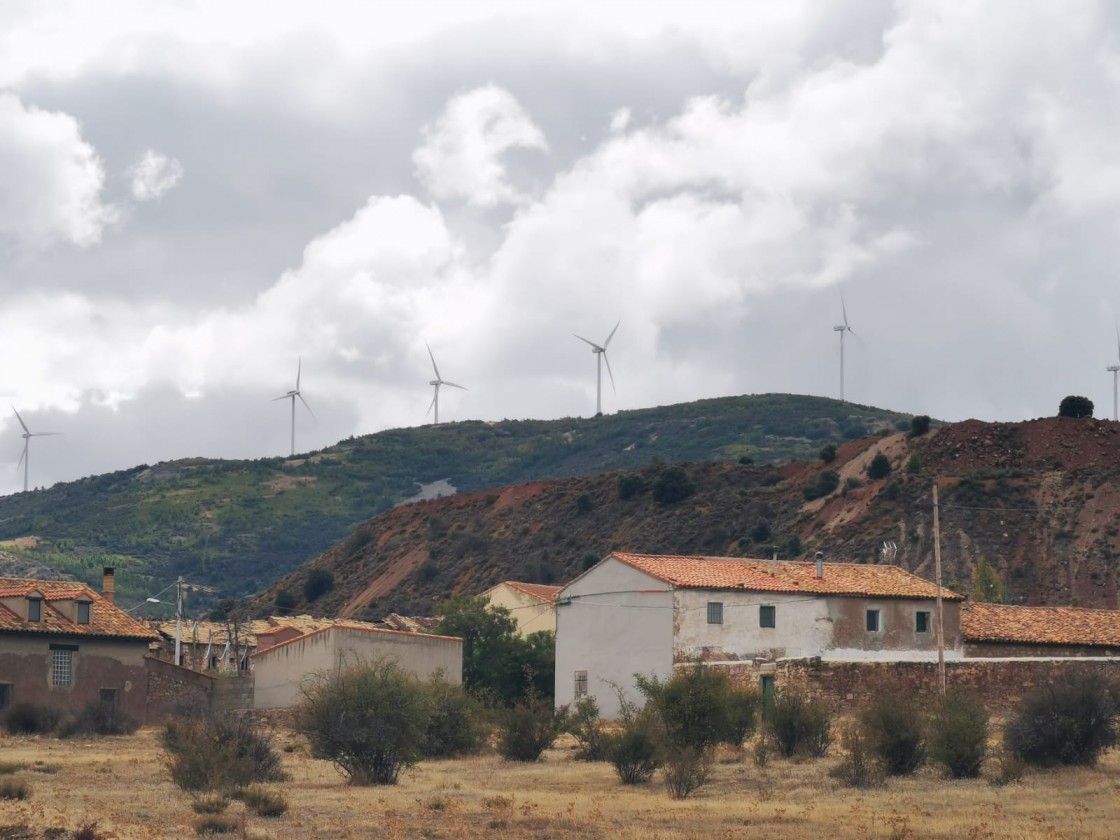 Los alcaldes del Valle del Jiloca ven los proyectos eólicos como una tabla  de salvación para muchos pueblos