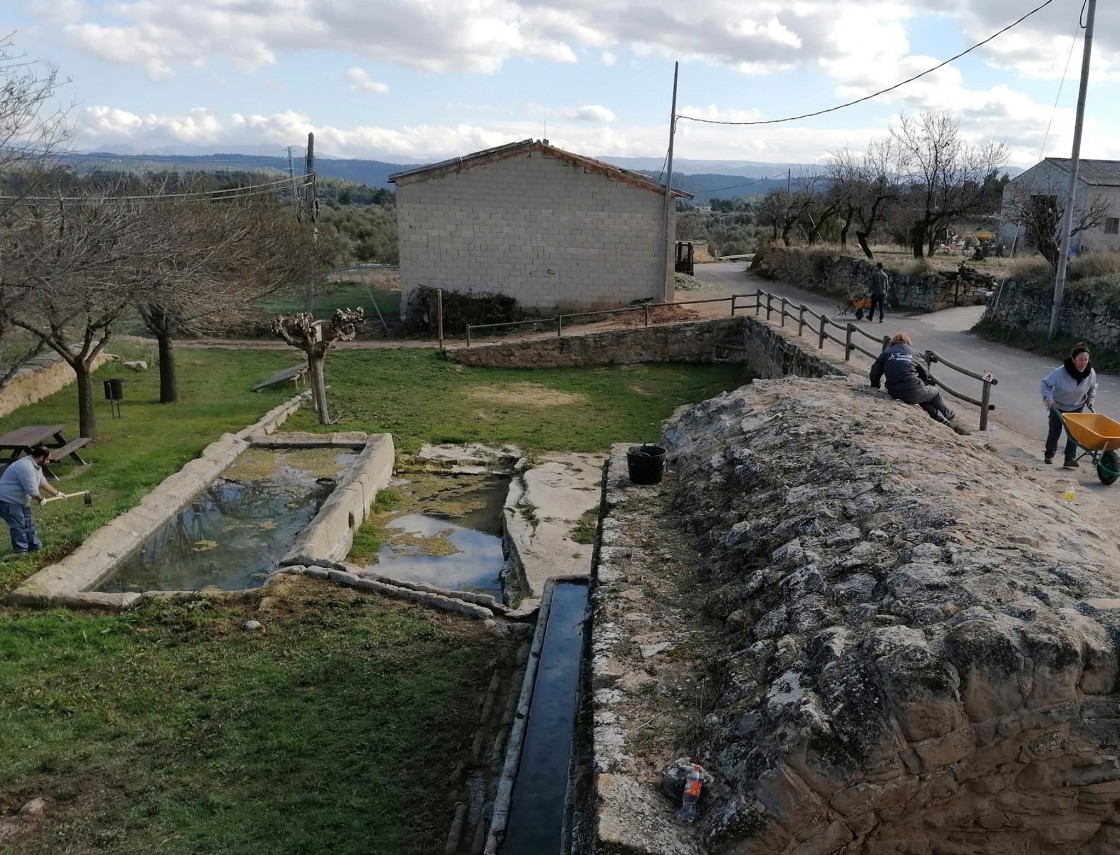 El Taller de Empleo de La Fresneda deja como nuevos el entorno urbano y los accesos a Santa Bárbara