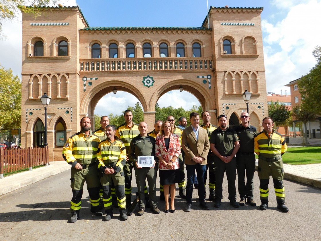 La Guardia Civil de Teruel reconoce la labor de la Cuadrilla 23 helitransportada del Infoar y distingue a un Agente de Protección de la Naturaleza